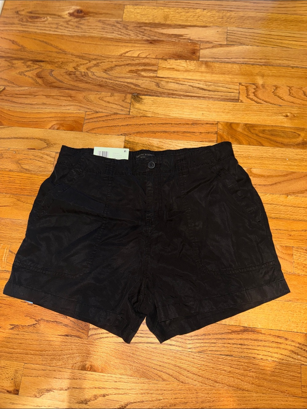 NWT Black‎ Women's tencel Shorts with Front Pockets size Large